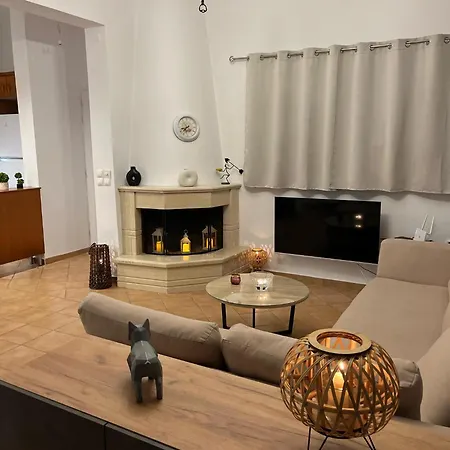 Cozy 2 Bedroom In