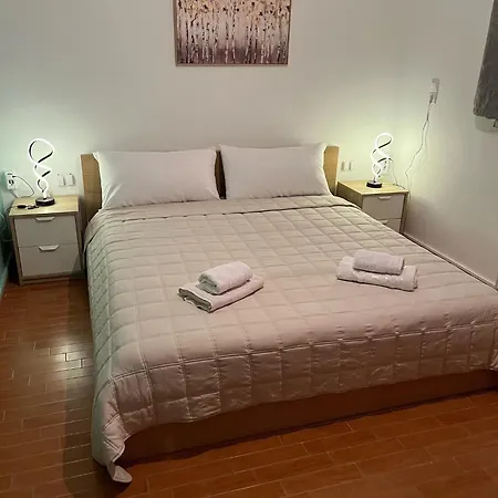Cozy 2 Bedroom In *