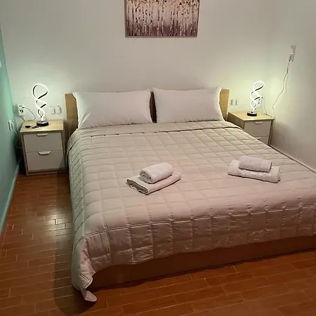 Olive Gem 2-bed Sleeps 4 With Fireplace Apartment