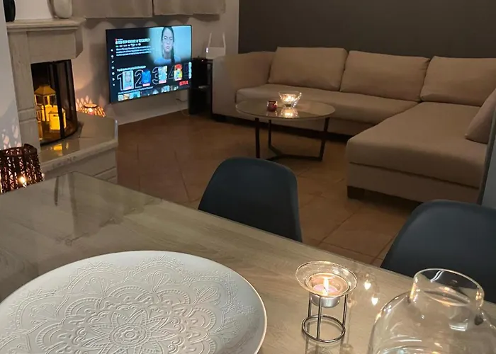 Olive Gem 2-bed Sleeps 4 With Fireplace דירה