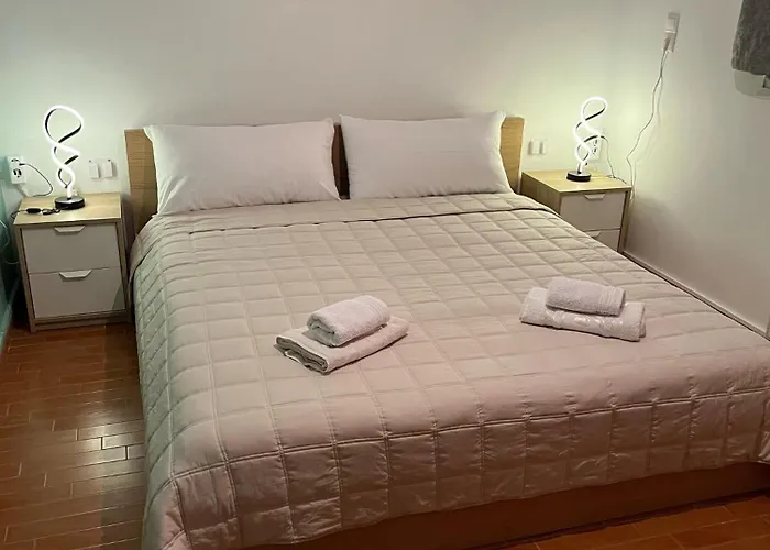 Olive Gem 2-bed Sleeps 4 With Fireplace *